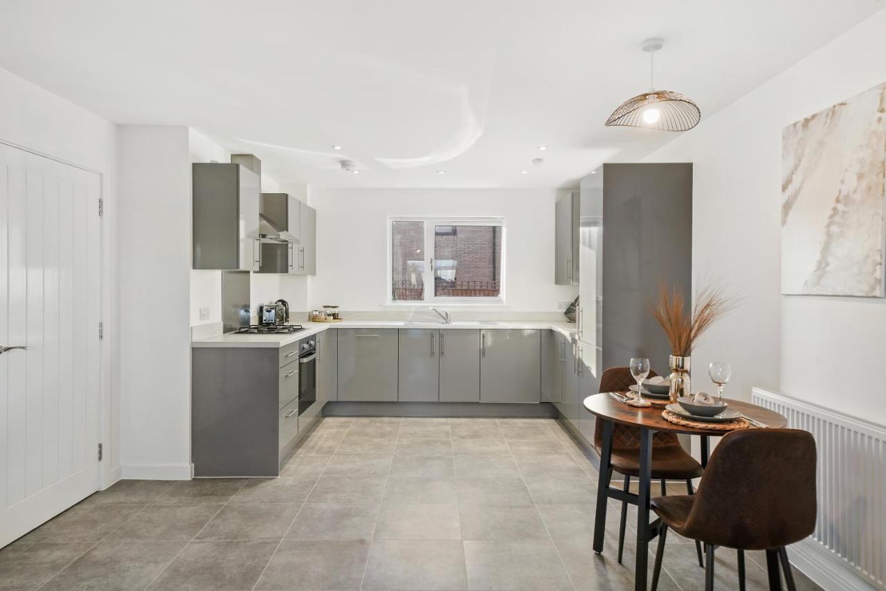 Luxury Apartment At Holt House Milton Keynes Eksteriør bilde