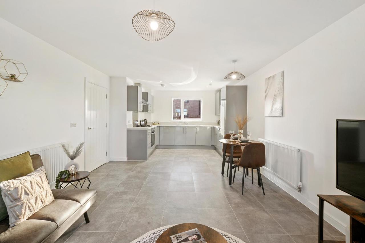 Luxury Apartment At Holt House Milton Keynes Eksteriør bilde